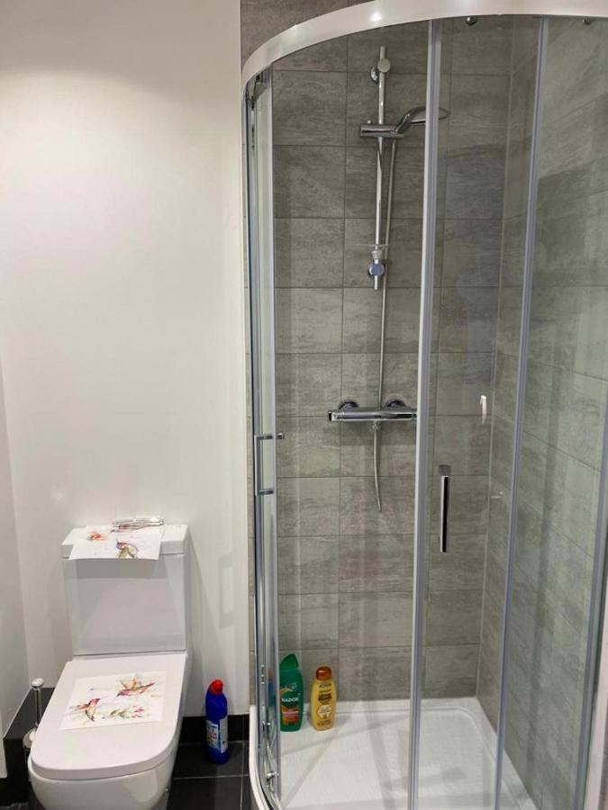 Central Newly Built 2 Bed Duplex Penthouse With Free On-Site Gated Parking, Lift Access, Self Check-In, Super Fast Wifi, Two Cathedral View Terraces & Sleeps 6 Peterborough Extérieur photo