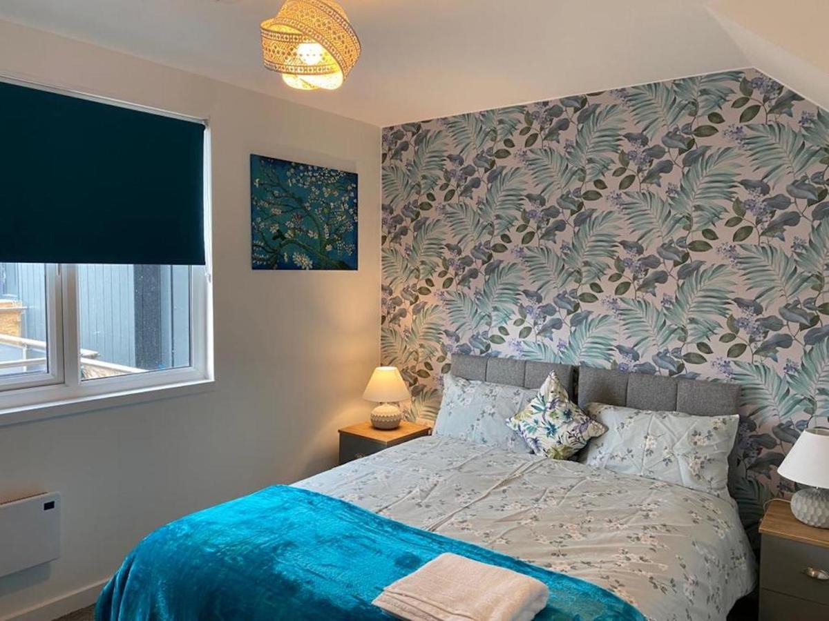 Central Newly Built 2 Bed Duplex Penthouse With Free On-Site Gated Parking, Lift Access, Self Check-In, Super Fast Wifi, Two Cathedral View Terraces & Sleeps 6 Peterborough Extérieur photo