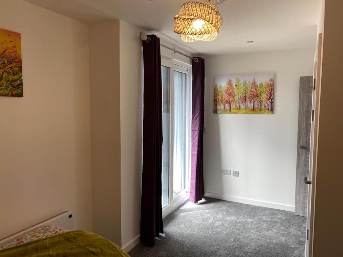 Central Newly Built 2 Bed Duplex Penthouse With Free On-Site Gated Parking, Lift Access, Self Check-In, Super Fast Wifi, Two Cathedral View Terraces & Sleeps 6 Peterborough Extérieur photo