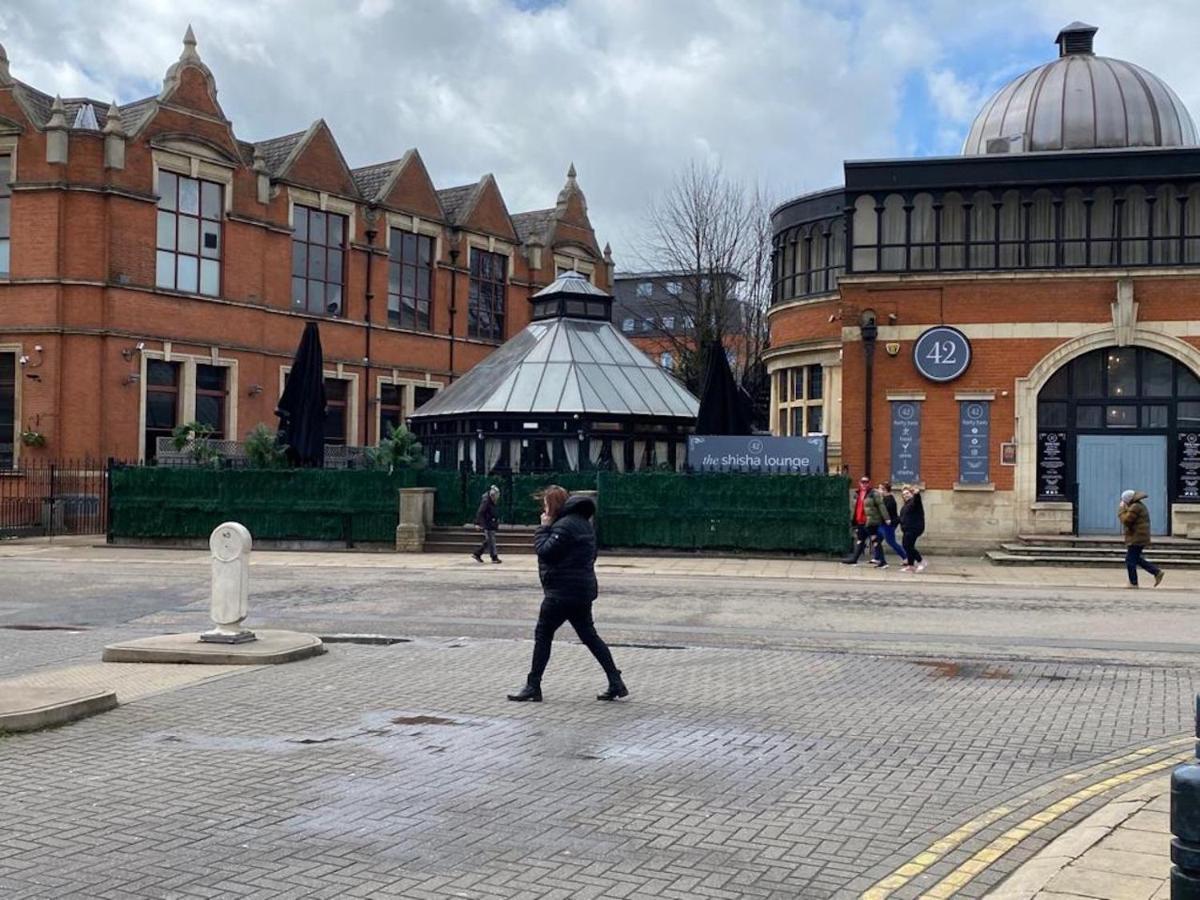 Central Newly Built 2 Bed Duplex Penthouse With Free On-Site Gated Parking, Lift Access, Self Check-In, Super Fast Wifi, Two Cathedral View Terraces & Sleeps 6 Peterborough Extérieur photo